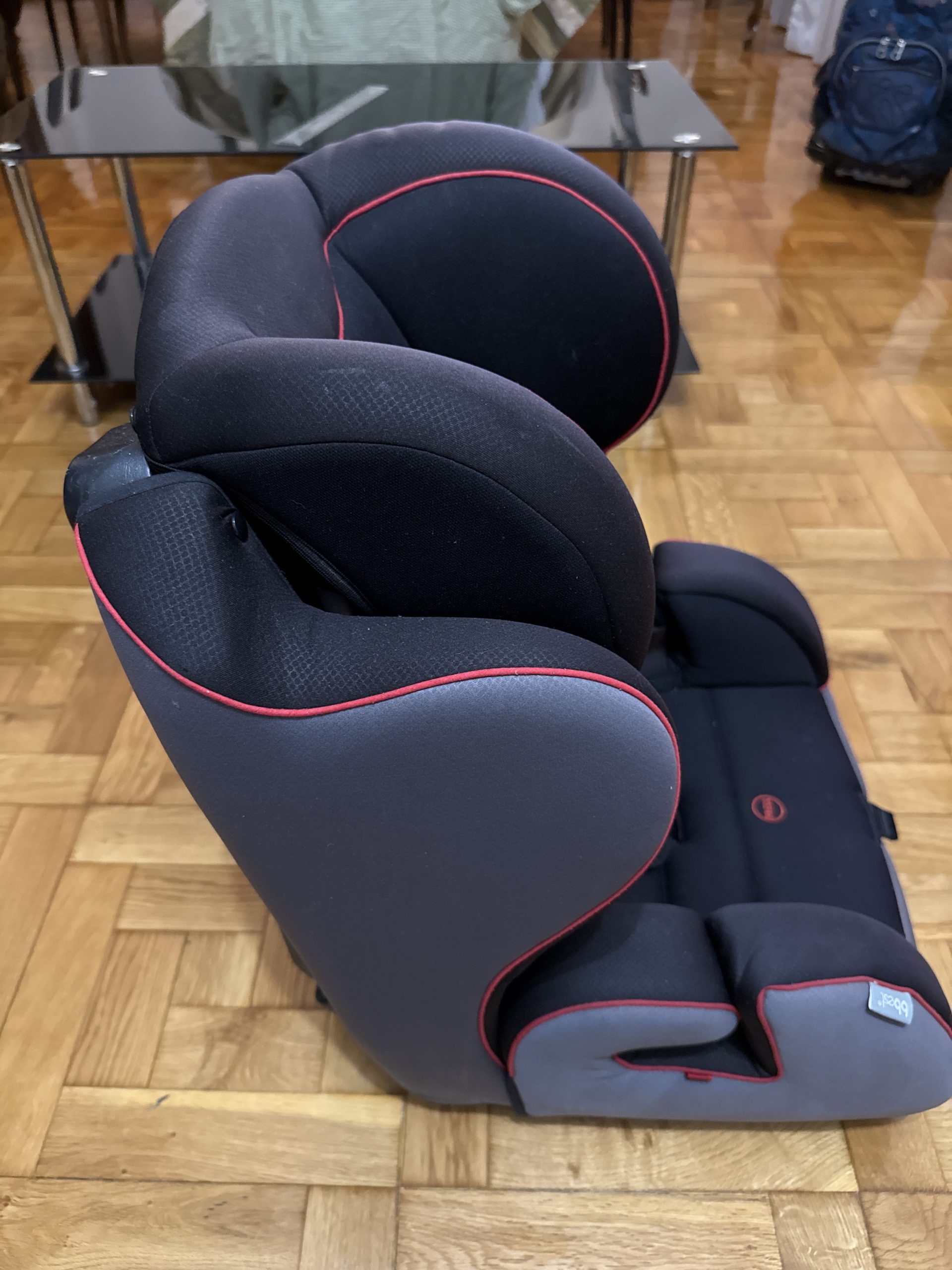 Vendo silla para coche , semi nuevo .