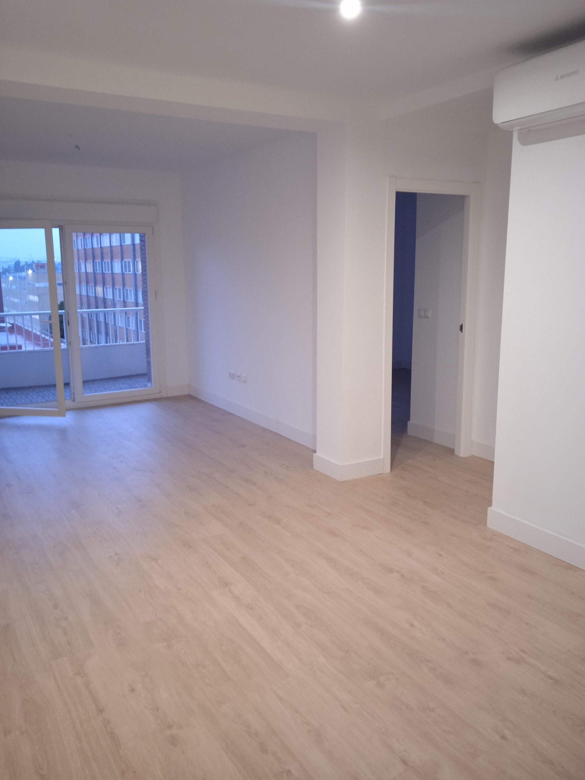 montaje de suelos de maderas laminados vinilo