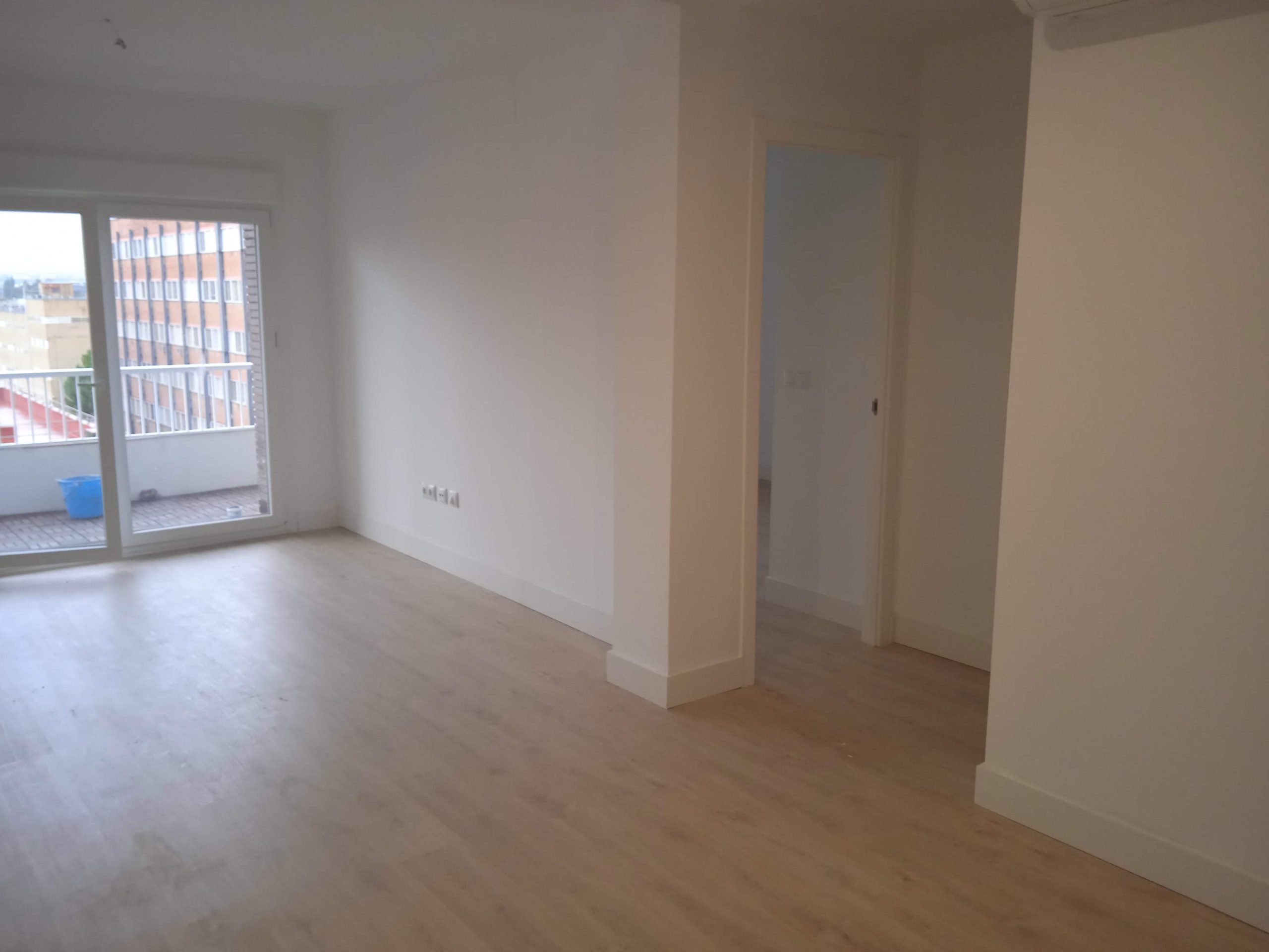 montaje de suelos de maderas laminados vinilo