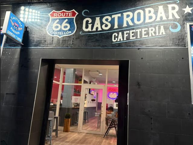 Precioso bar, zona restaurantes y ocio, centr