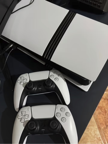 Playstation 5 pro con 2 mandos