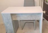 Mesa estudio-oficina y silla