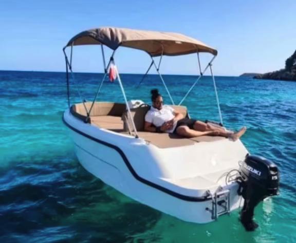 Barca 2024 motor yamaha 15cv 7 plazas