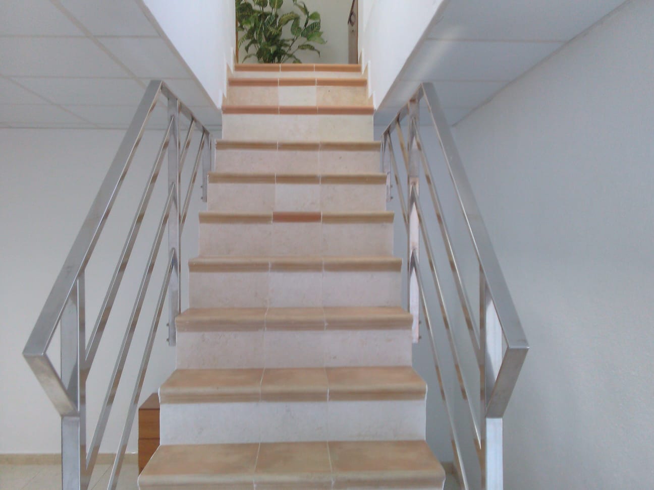 Moto gp 2026 motorland aragon, pisos disponibles