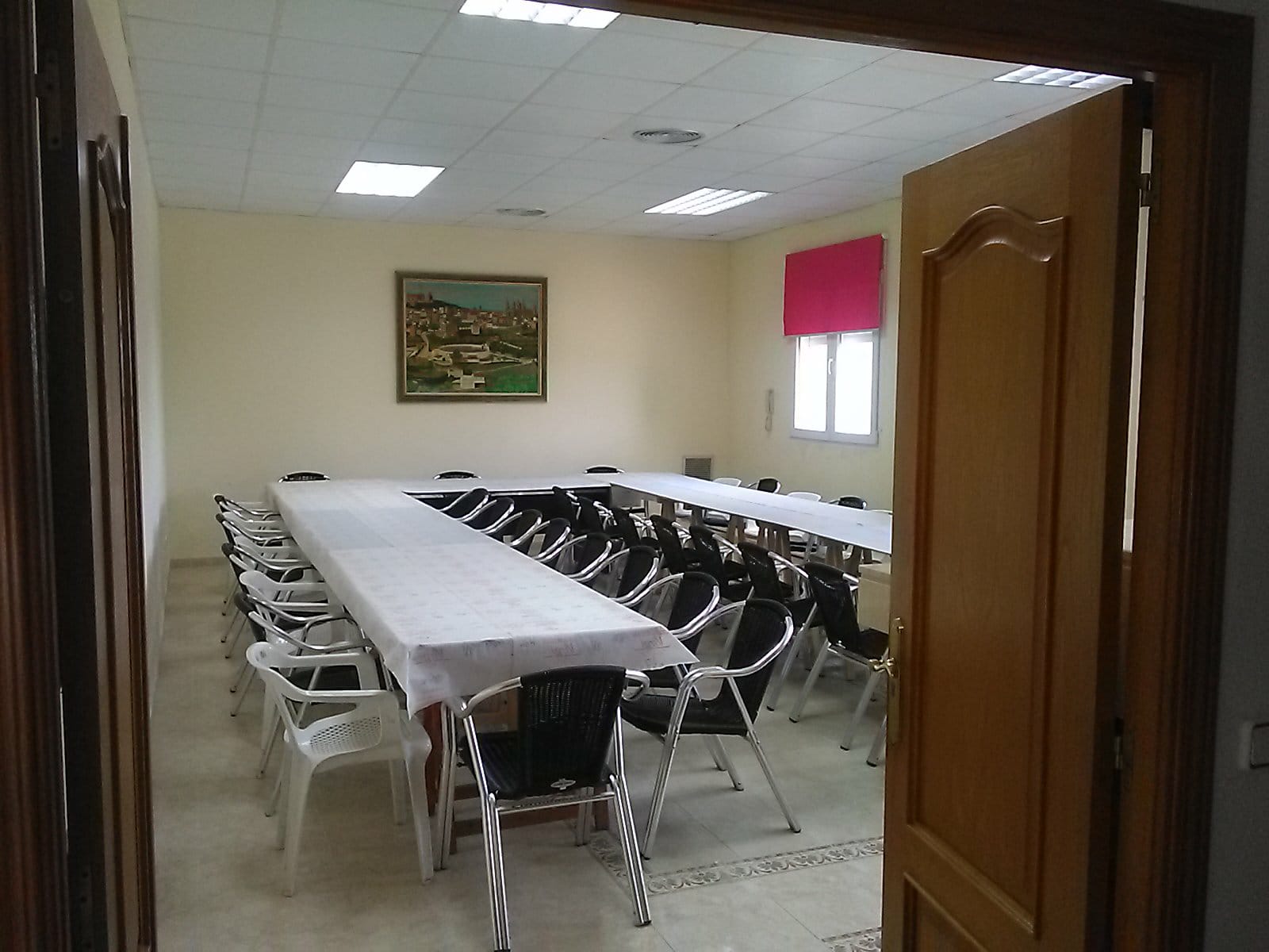 Se alquila salón por días para eventos