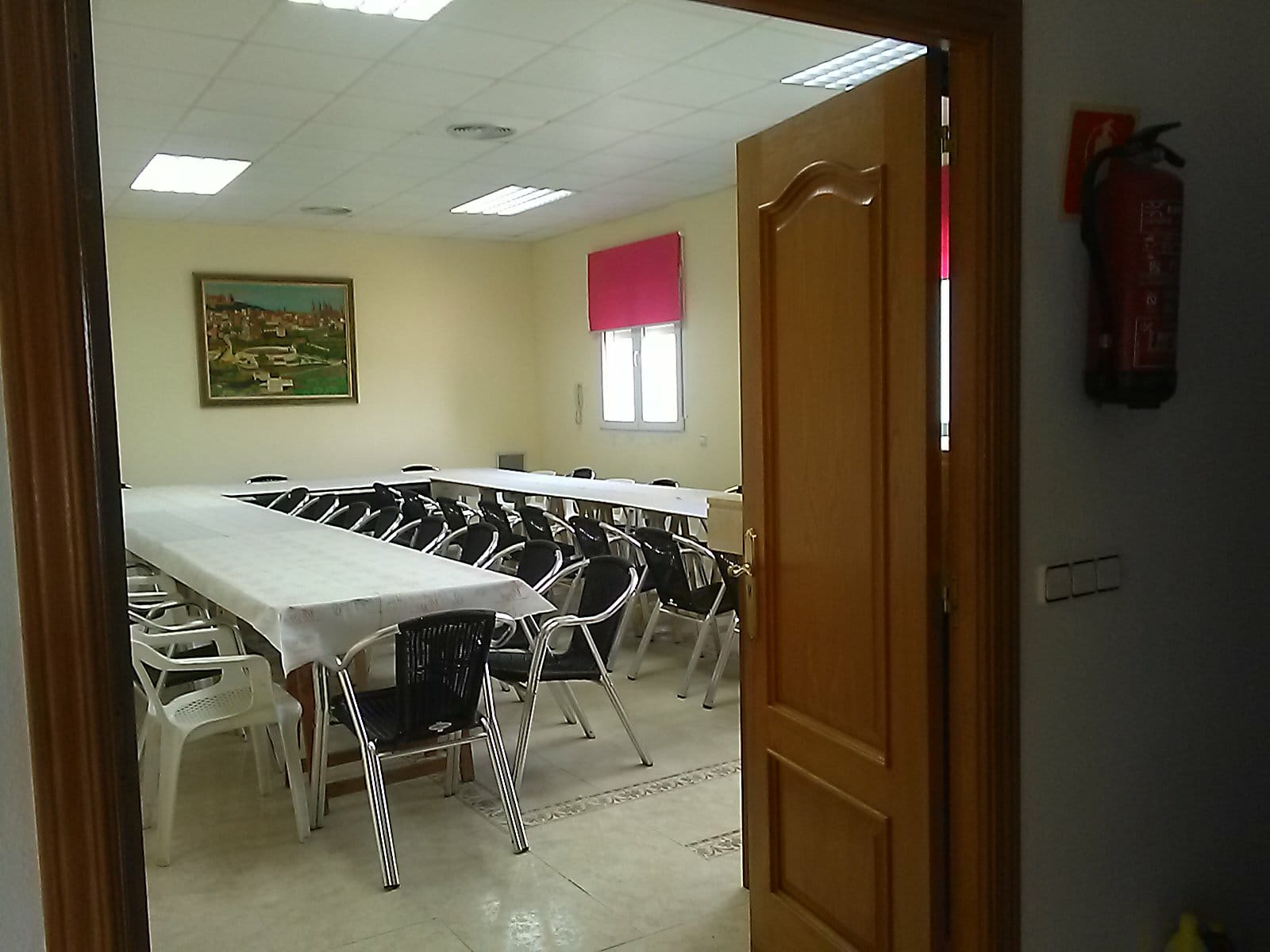 Se alquila salón por días para eventos