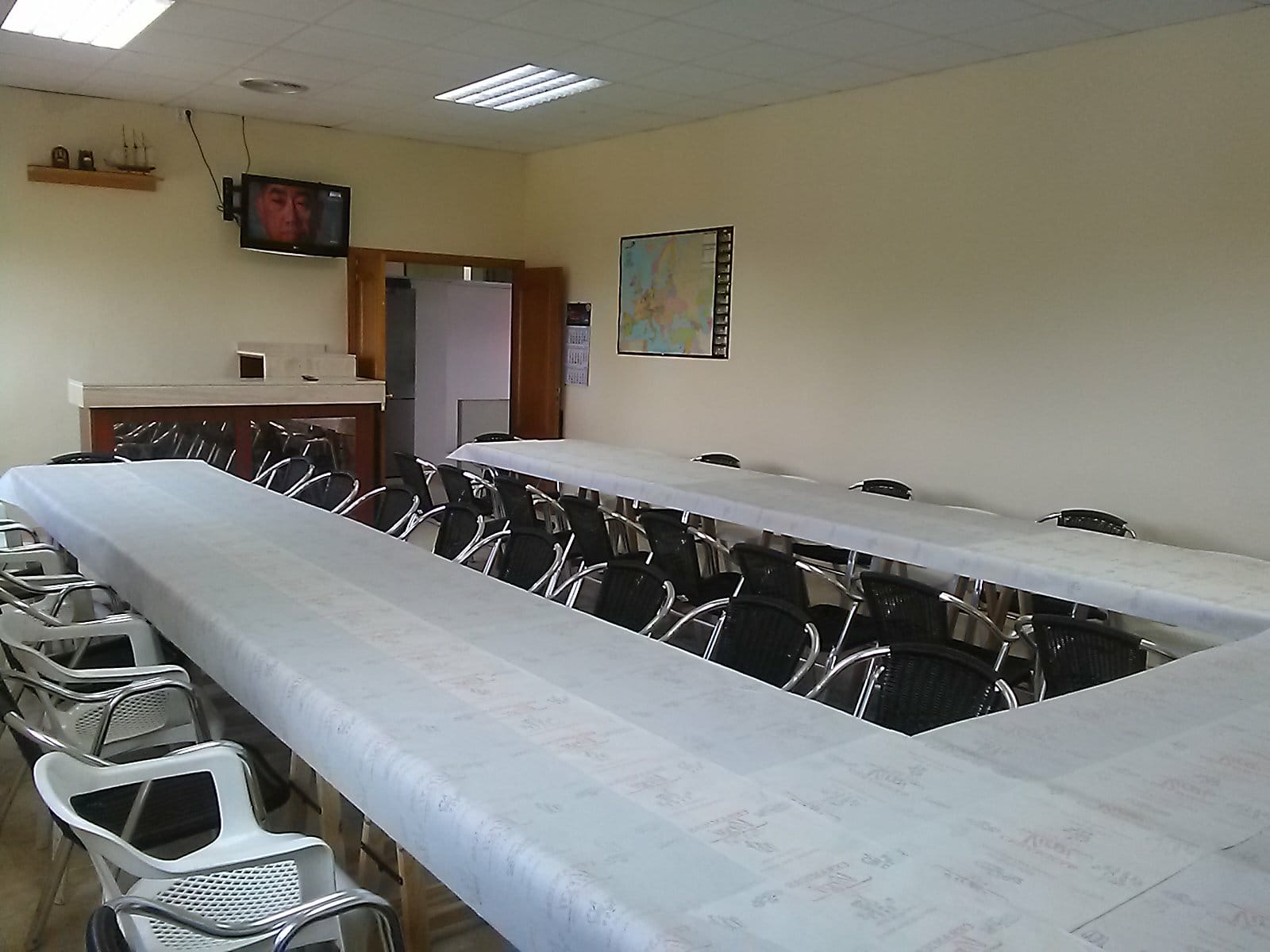 Se alquila salón por días para eventos