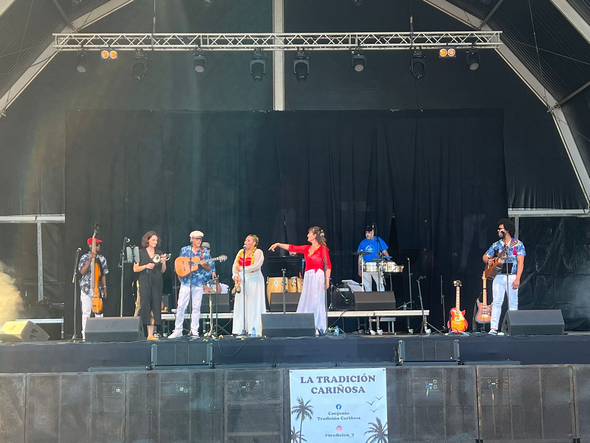 Conjunto tradicion cariñosa