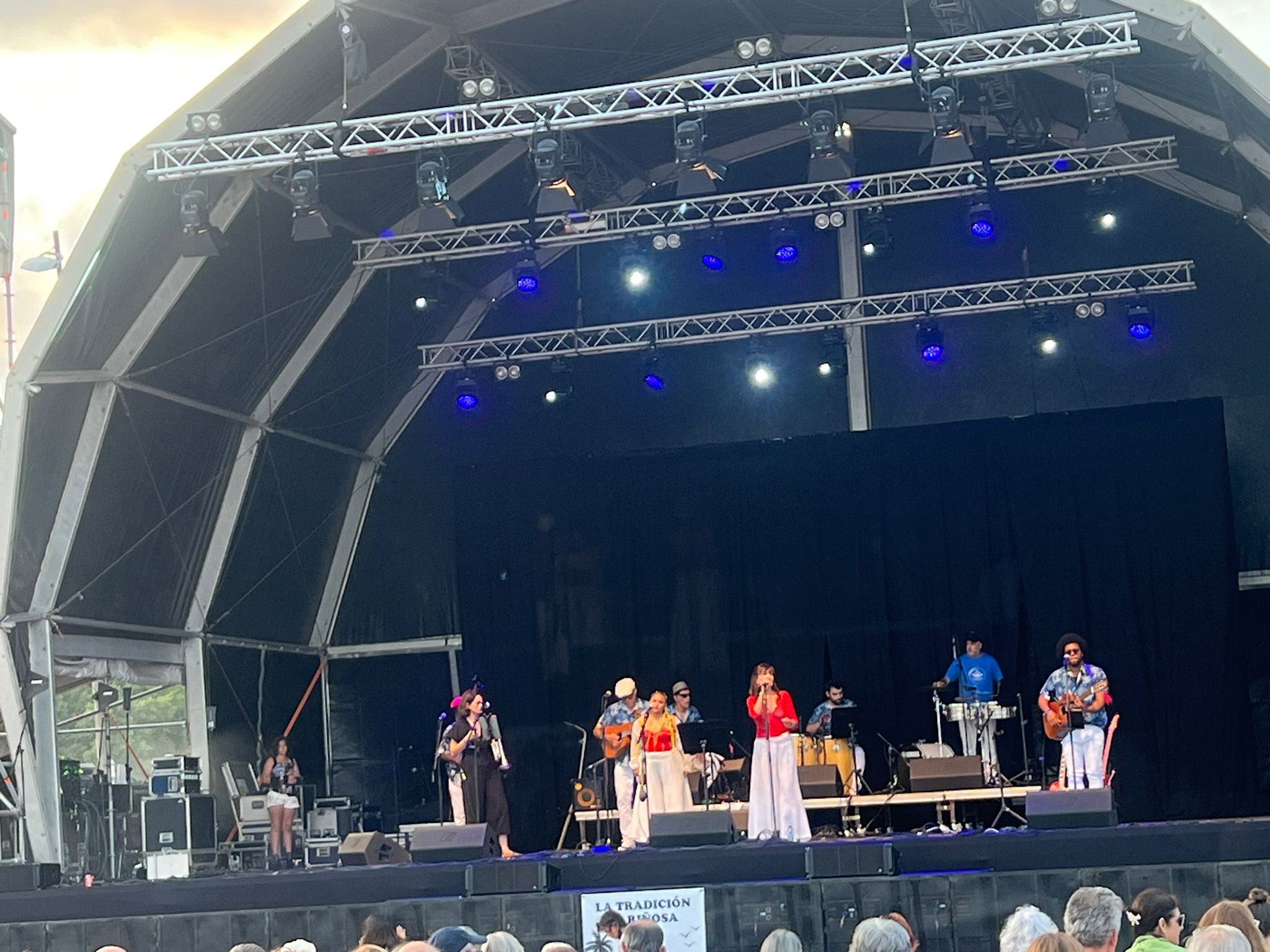 Conjunto tradicion cariñosa