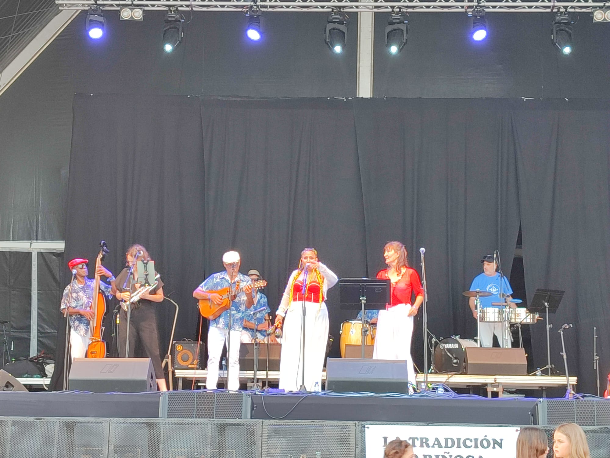 Conjunto tradicion cariñosa