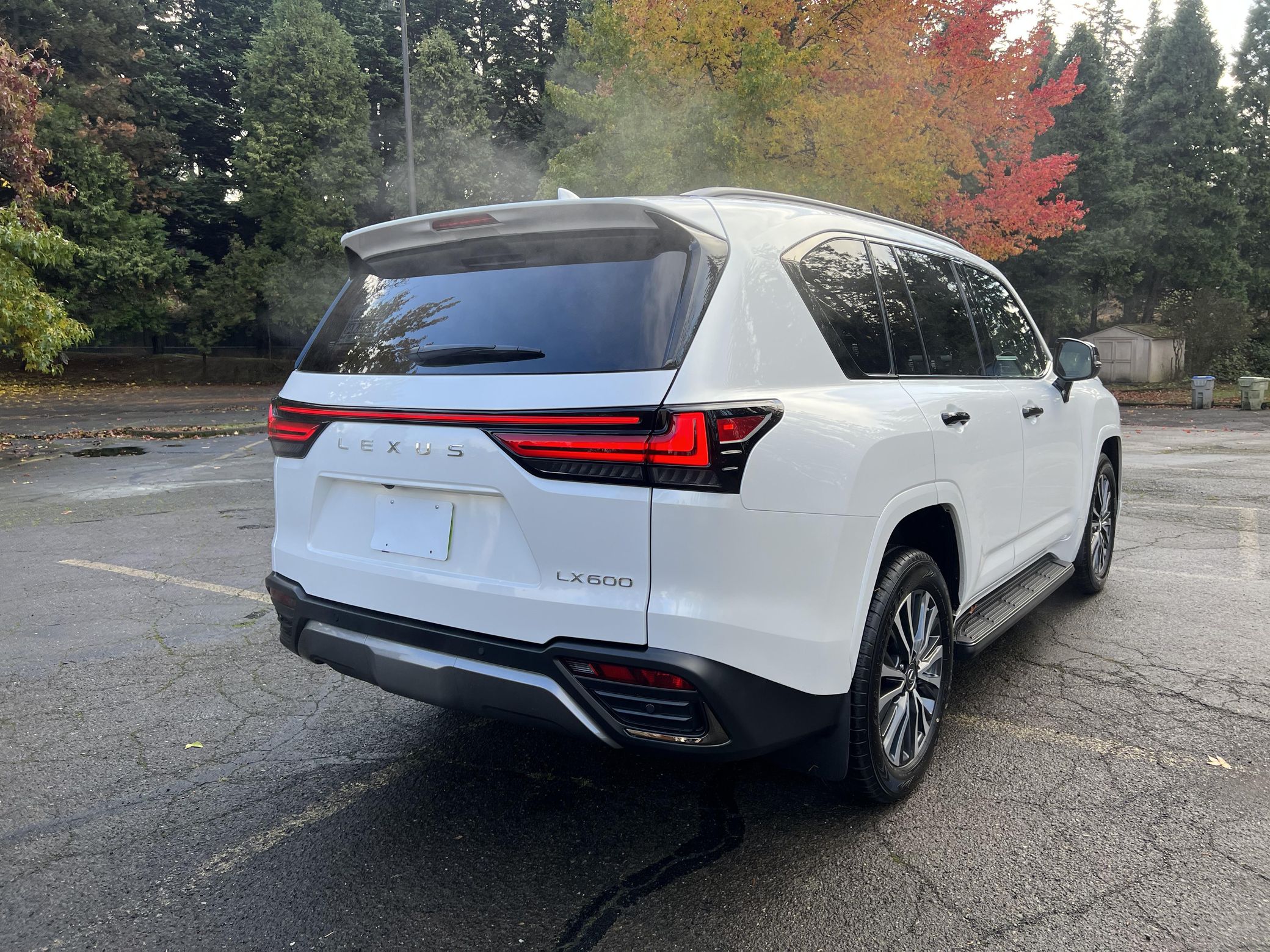 Neatly 2022 lexus lx 600 premium