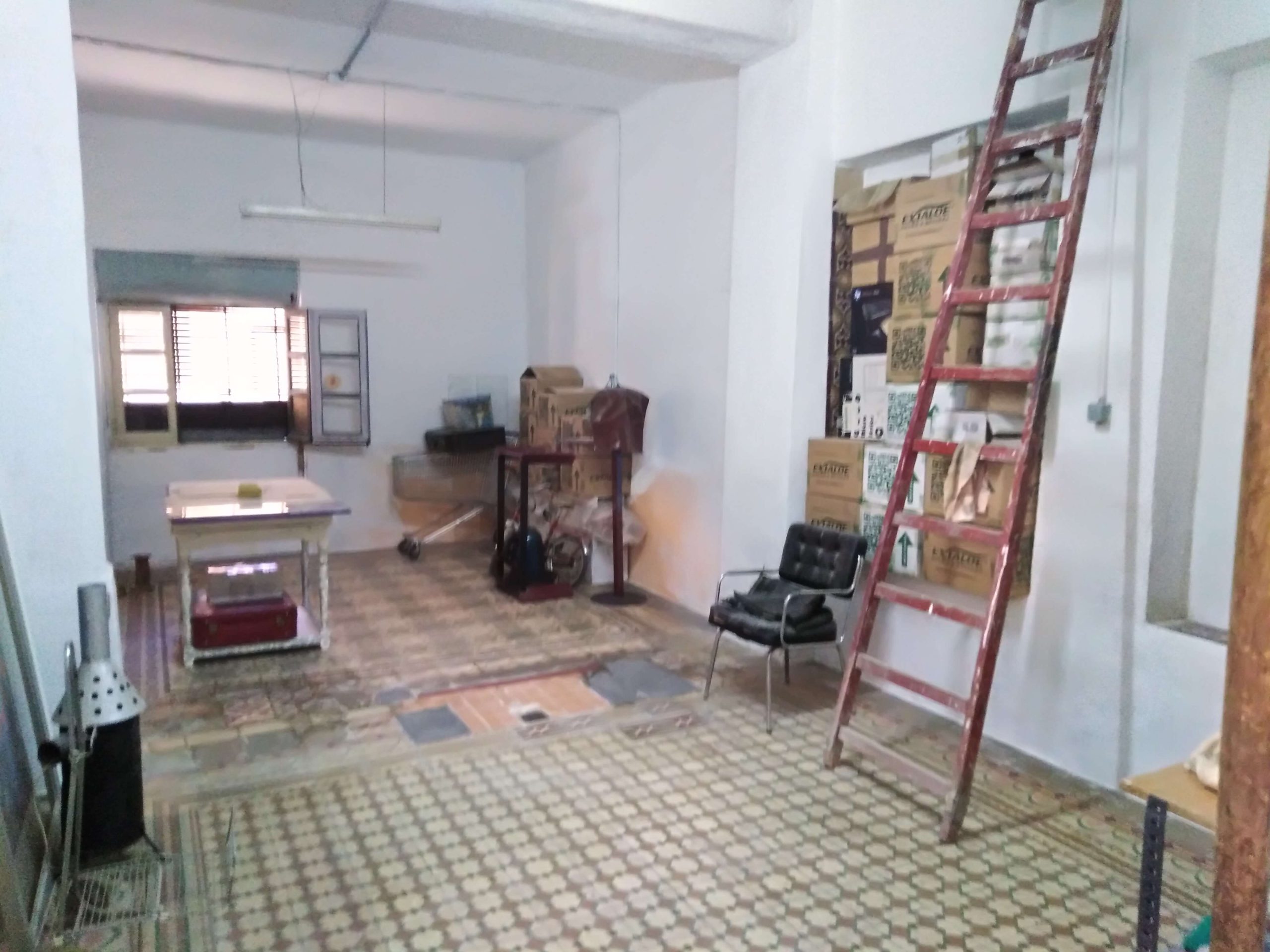 Casa plurifamiliar sin vecinos y con garajes en el centro de la ciudap