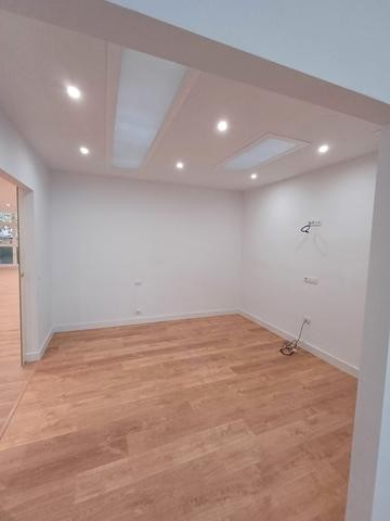 Montador de suelos de maderas laminados vinilos spc