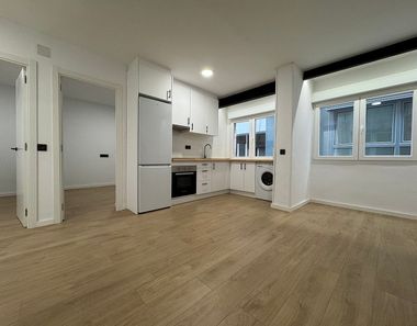 Montador de suelos de maderas laminados vinilos spc