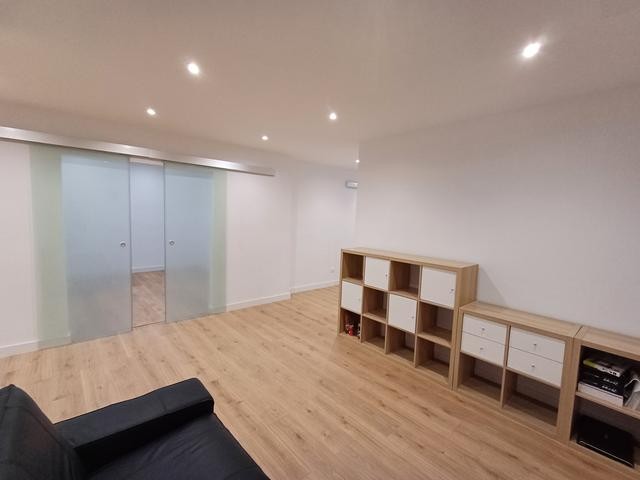 Montaje desuelos vinilos spc suelos de maderas laminados