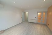 Montador de suelos de maderas laminados vinilos spc