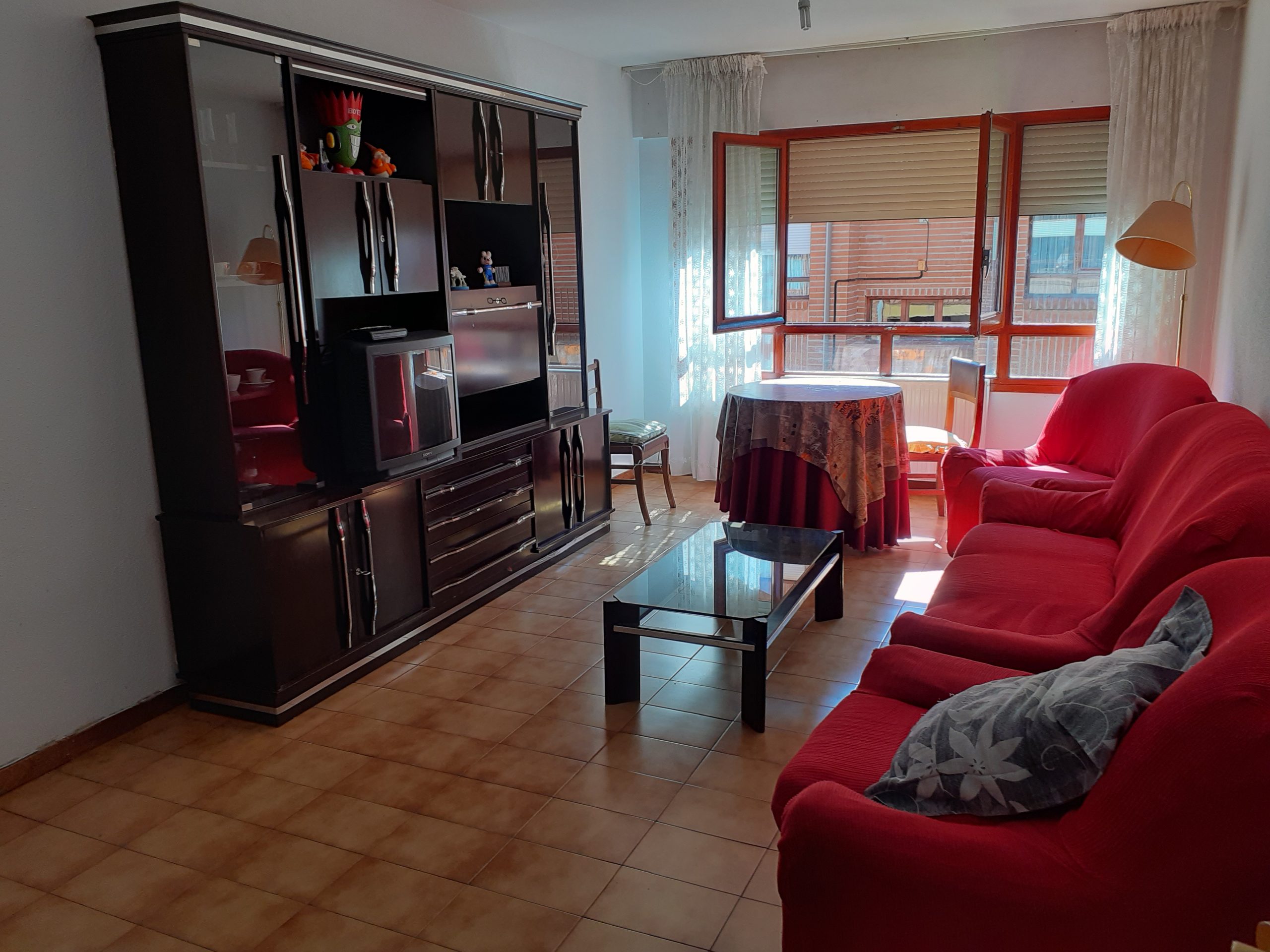 En soria se alquilan habitaciones en piso compartido