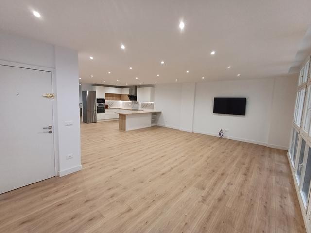 Montaje desuelos vinilos spc suelos de maderas laminados