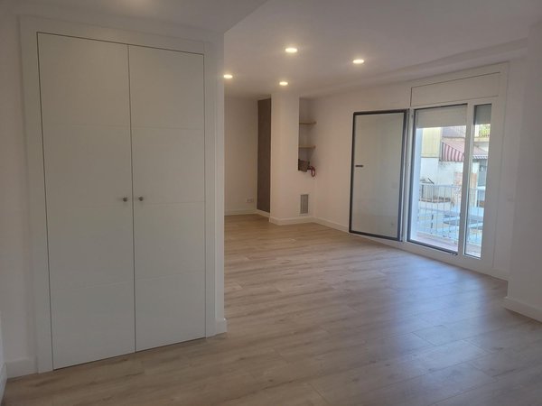 Montaje desuelos vinilos spc suelos de maderas laminados